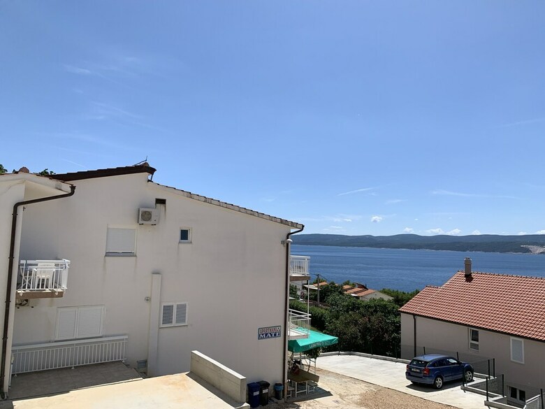 Apartments Mate With Pool