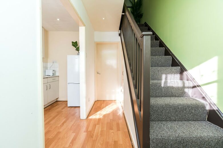 Apartamento New 2bd Garden Flat Quick Access To Central London