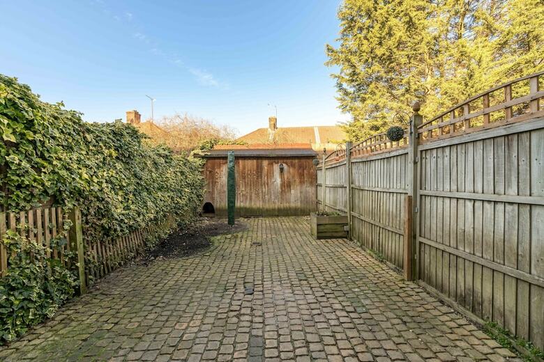 Apartamento New 2bd Garden Flat Quick Access To Central London