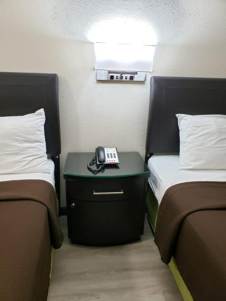 Hotel Value Inn & Suites