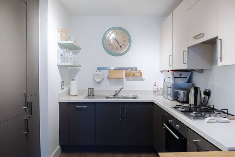 Cozy Modern Apartment In East London