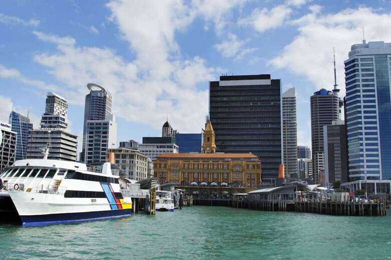 Auckland City Waterfront Historic Apartment
