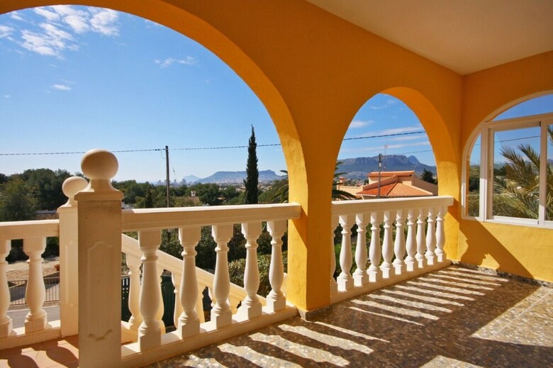 Villa - 5 Bedrooms With Pool And Wifi - 105012
