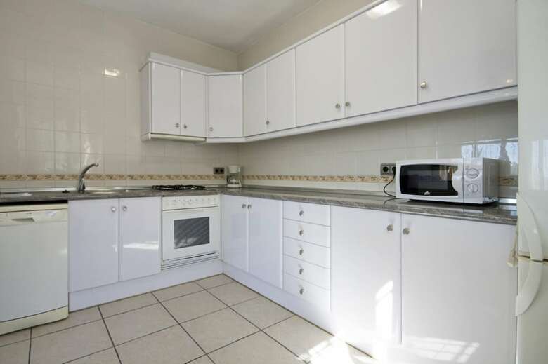 Villa - 5 Bedrooms With Pool And Wifi - 105012
