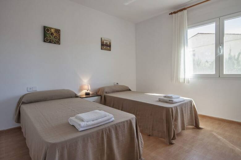 Villa - 5 Bedrooms With Pool And Wifi - 105012