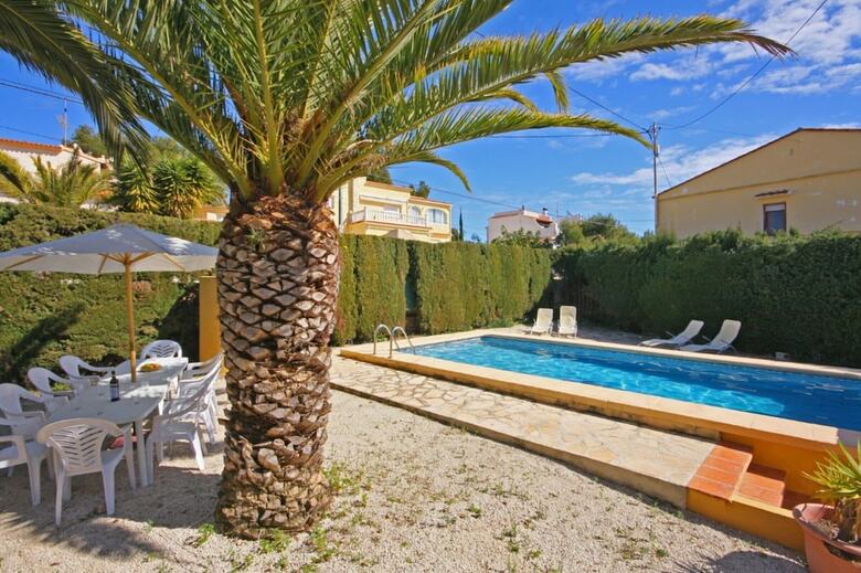Villa - 5 Bedrooms With Pool And Wifi - 105012