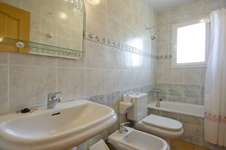 Villa - 4 Bedrooms With Pool And Wifi - 105014