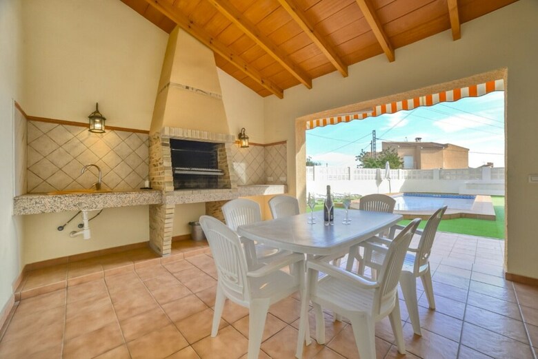 Villa - 4 Bedrooms With Pool And Wifi - 104984