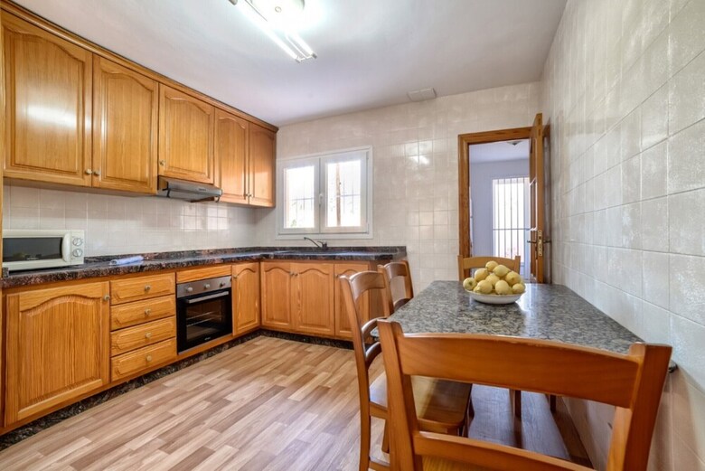 Villa - 4 Bedrooms With Pool And Wifi - 104984
