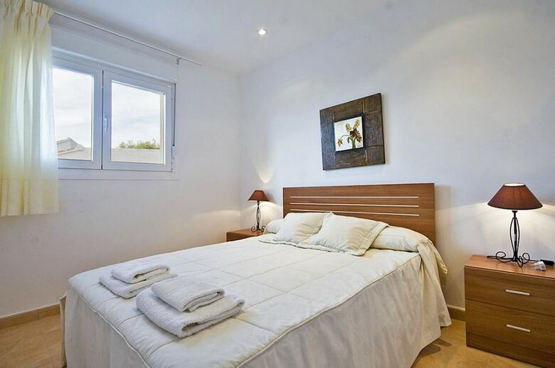 Villa - 6 Bedrooms With Pool And Wifi - 105005