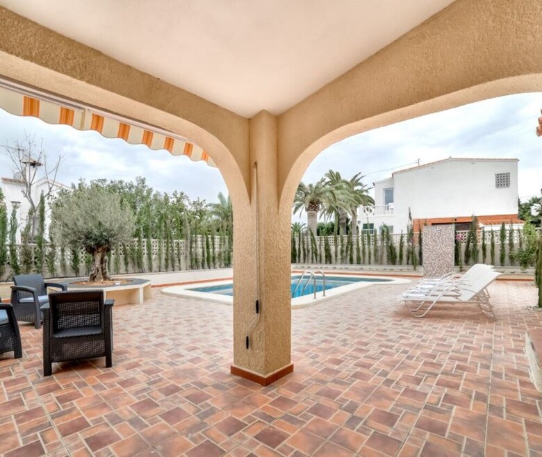 Villa - 3 Bedrooms With Pool And Wifi - 106411