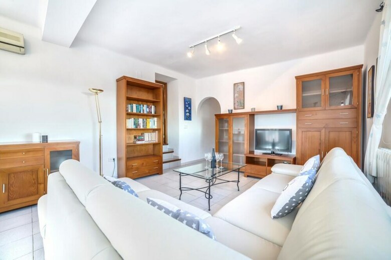 Villa - 7 Bedrooms With Pool And Wifi - 106439
