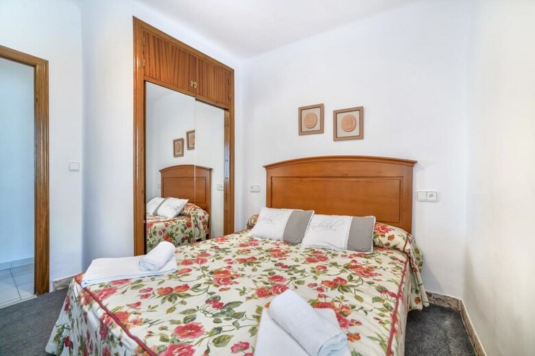 Villa - 7 Bedrooms With Pool And Wifi - 106439