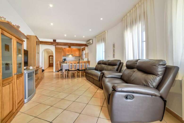 Villa - 7 Bedrooms With Pool And Wifi - 106439