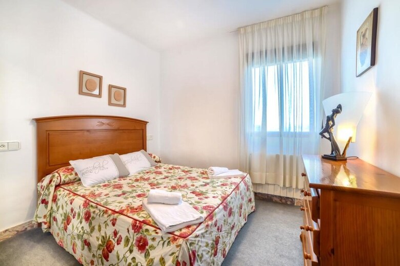 Villa - 7 Bedrooms With Pool And Wifi - 106439