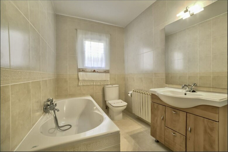 Villa - 3 Bedrooms With Pool And Wifi - 107478