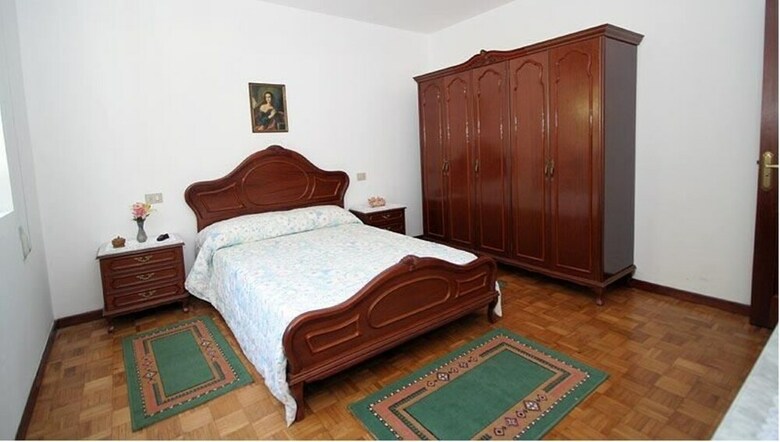 Villa Apartment - 4 Bedrooms With Sea Views - 107766