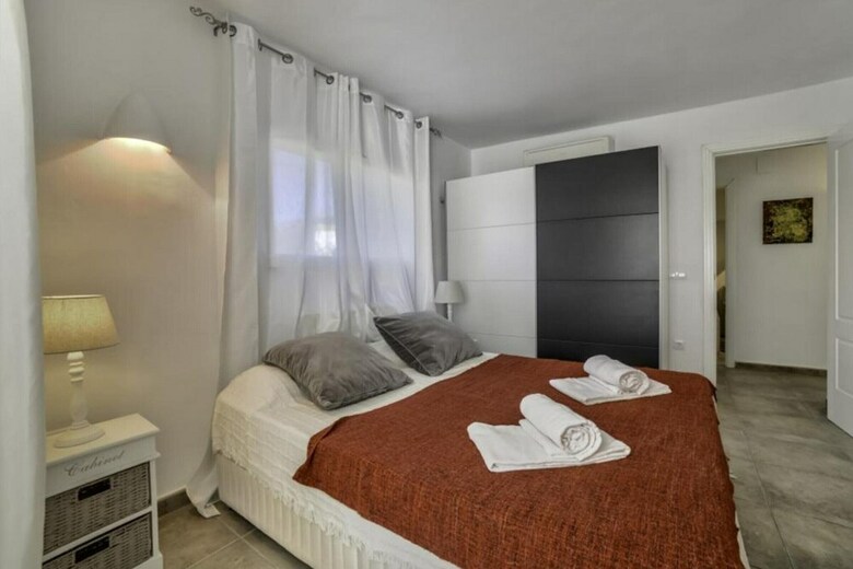 Villa - 4 Bedrooms With Pool And Wifi - 104963