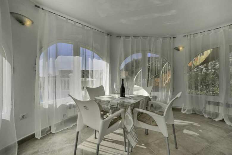 Villa - 4 Bedrooms With Pool And Wifi - 104963