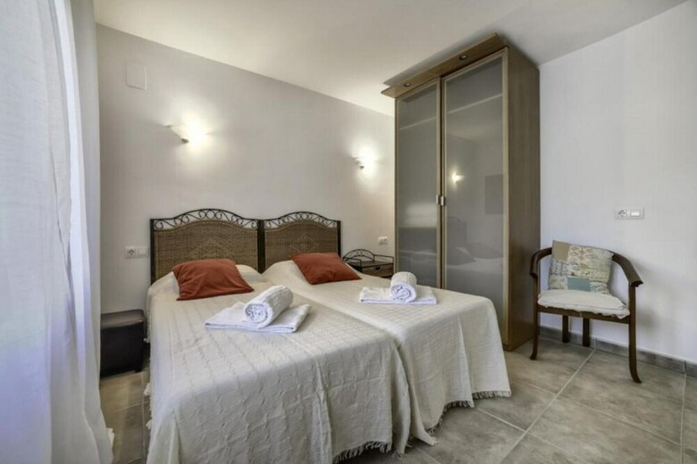 Villa - 4 Bedrooms With Pool And Wifi - 104963