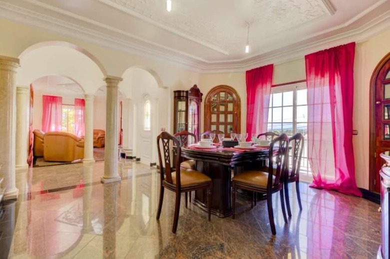 Villa - 6 Bedrooms With Pool And Wifi - 104371