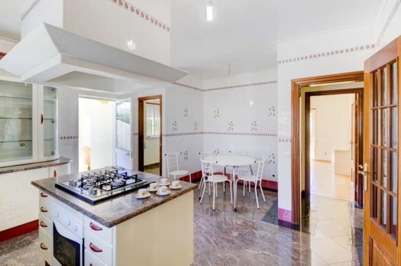 Villa - 6 Bedrooms With Pool And Wifi - 104371