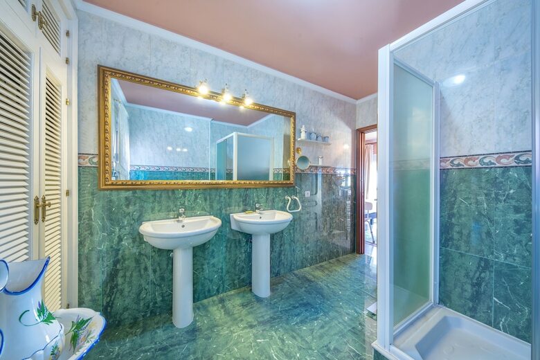 Villa - 5 Bedrooms With Pool And Wifi - 107872