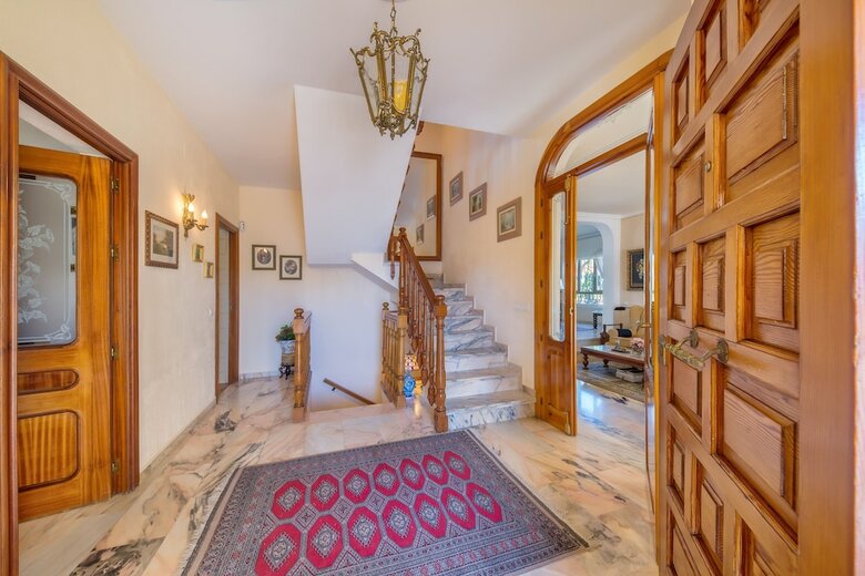 Villa - 5 Bedrooms With Pool And Wifi - 107872