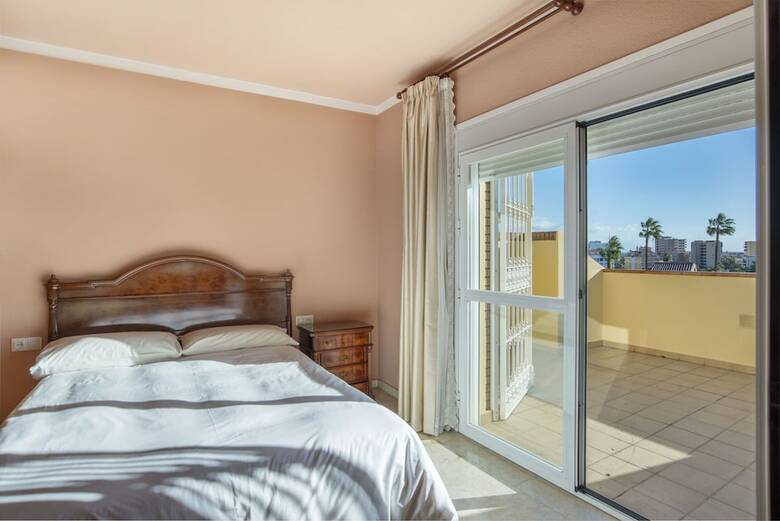 Villa - 5 Bedrooms With Pool And Wifi - 107872
