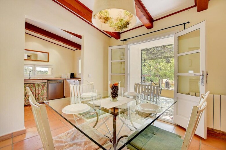 Villa - 4 Bedrooms With Pool And Wifi - 107898