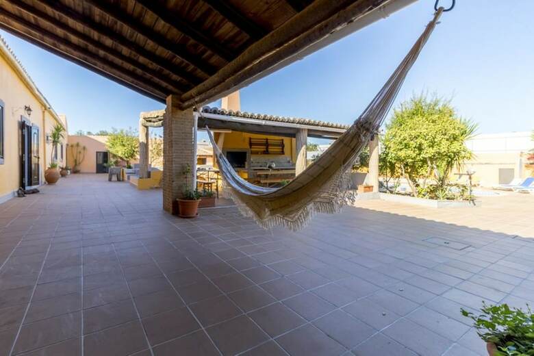 Villa - 7 Bedrooms With Pool And Wifi - 107981