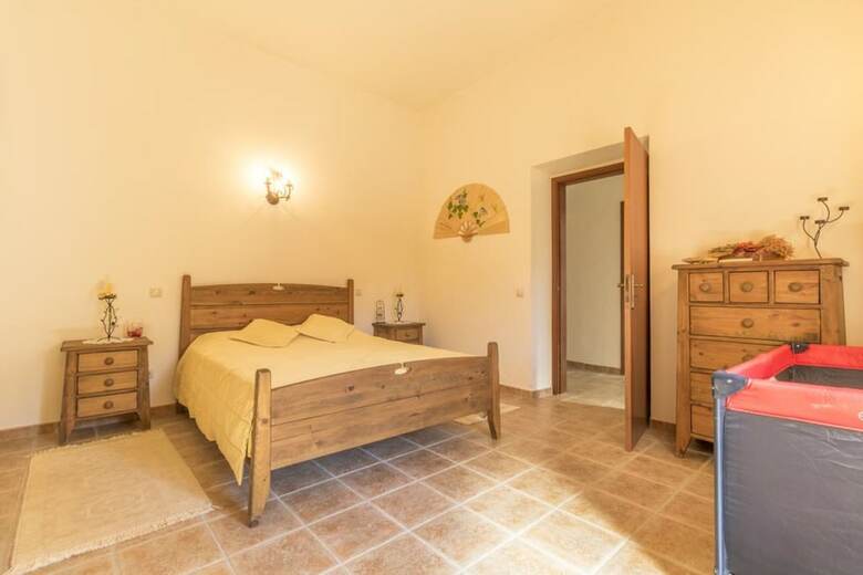 Villa - 7 Bedrooms With Pool And Wifi - 107981