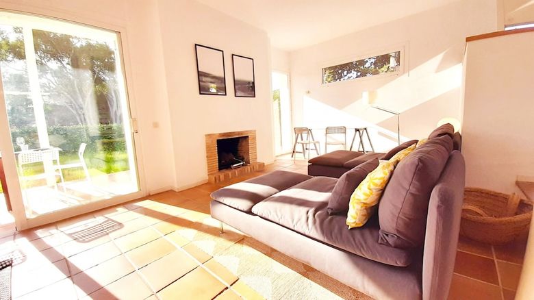 Villa - 4 Bedrooms With Pool And Wifi - 107985