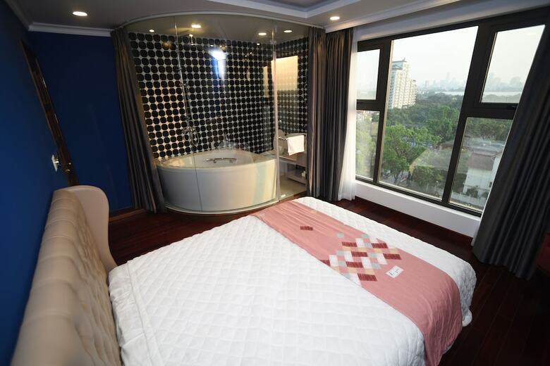 D' Le Roi Soleil Luxury Apartment Wesstlake
