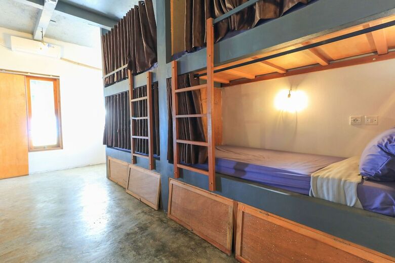 Hotel Hostel Bukit Sangcure