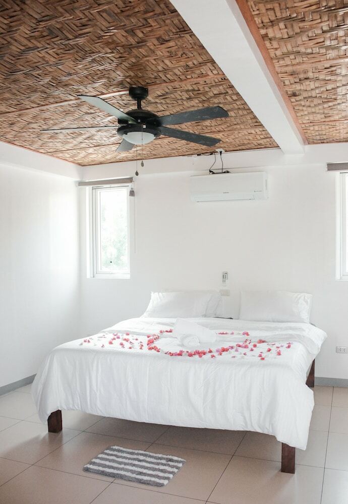 Hotel Indai Aquasports And Resort