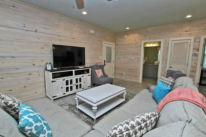 Nautical Breeze At Romeo Beach By Youngs Suncoast