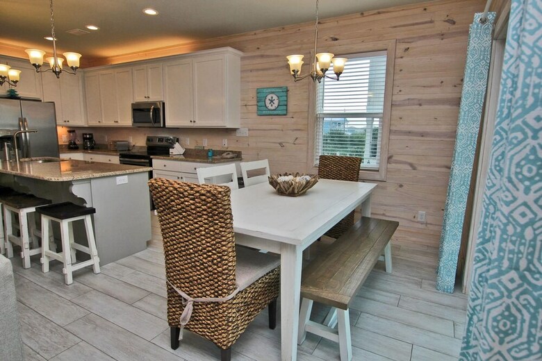 Nautical Breeze At Romeo Beach By Youngs Suncoast