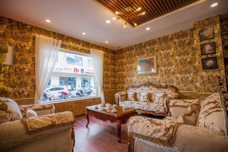 Hoa Sen Hotel 103