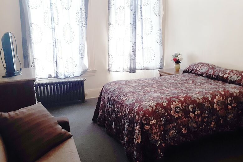Hotel Holley Bradford