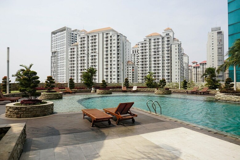 Modern 1br With City View Central Park Apartment