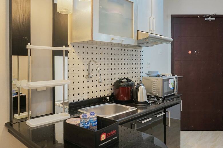 Convenient Studio Mangga Dua Apartment