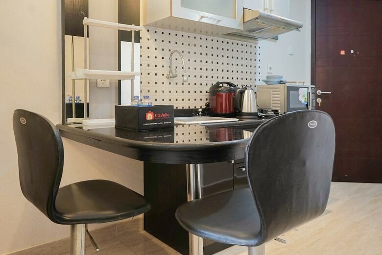 Convenient Studio Mangga Dua Apartment