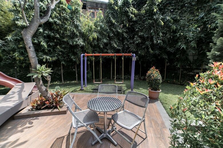 Compact 2br @ Galeri Ciumbuleuit 2 Apartment Near Dago
