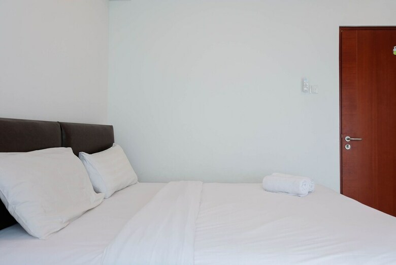 Cozy And Comfy 1br At Roseville Apartment