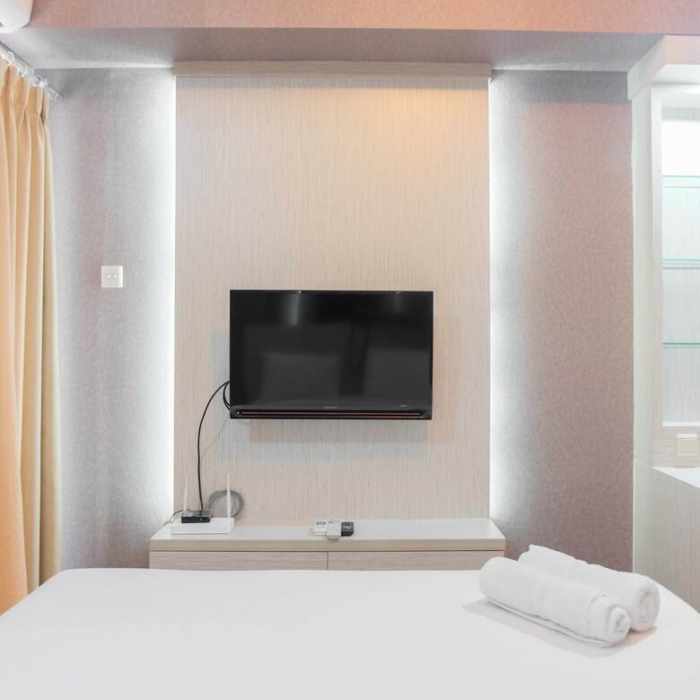 Comfy And Cozy Studio Akasa Pure Living Apartment