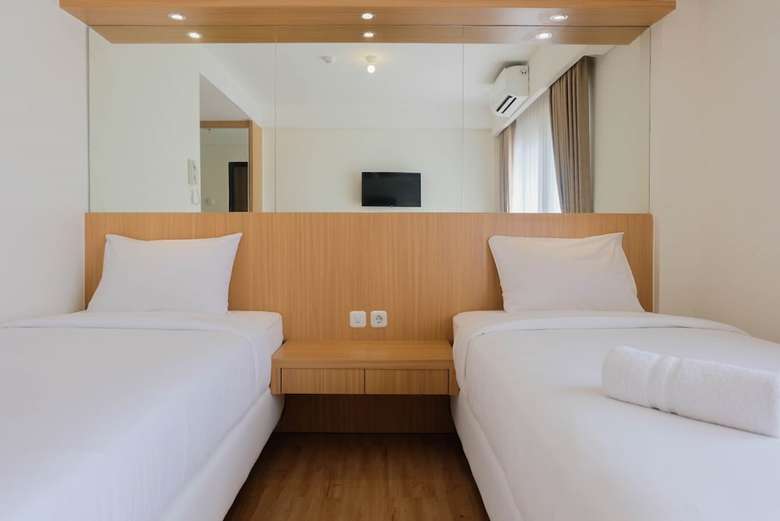 Twin Bed Studio Room At Annora Living Apartment