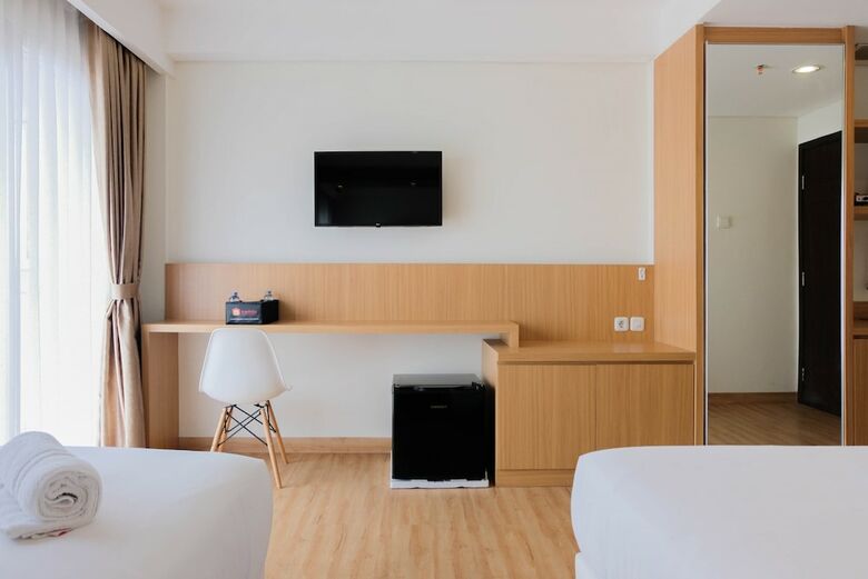 Twin Bed Studio Room At Annora Living Apartment