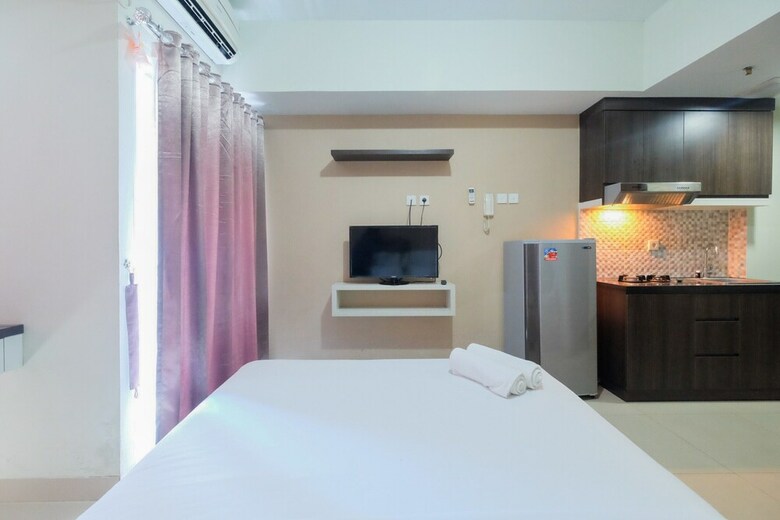 Simply Modern Studio Grand Dhika City Apartment