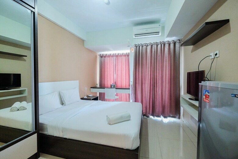 Simply Modern Studio Grand Dhika City Apartment